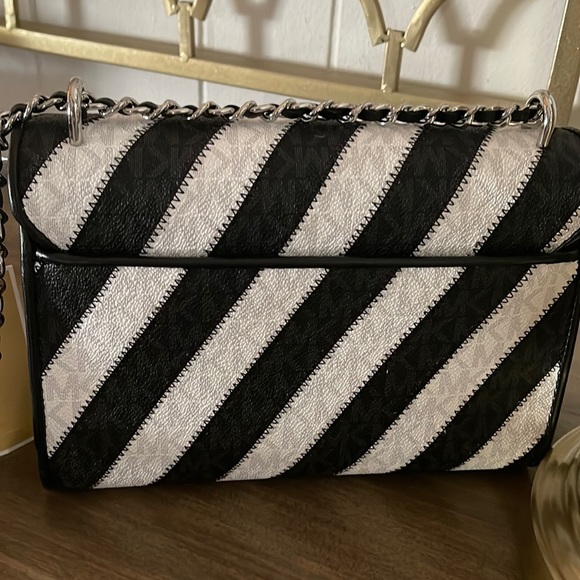 Michael Kors Medium Flap Shoulder Bag - Picture 8 of 14